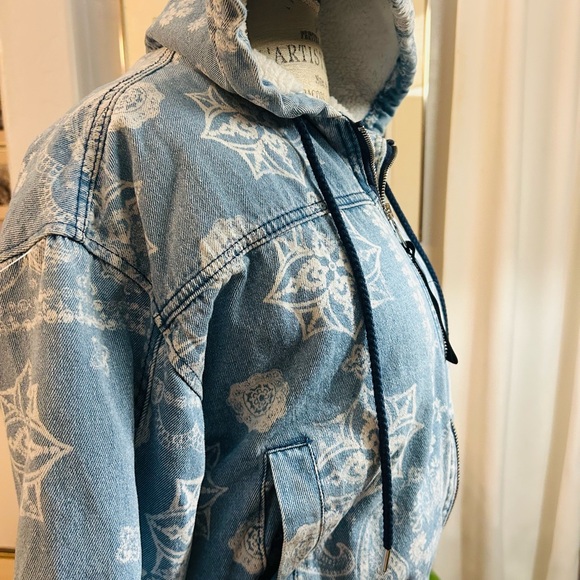 Ashley Vintage Charm Women’s Cropped Sherpa Lined Jacket - Picture 5 of 8